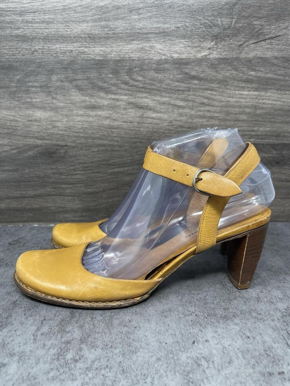 Costume National Block Heel Shoes Womens Size 5.5 (36.5) Ankle Strap Leather